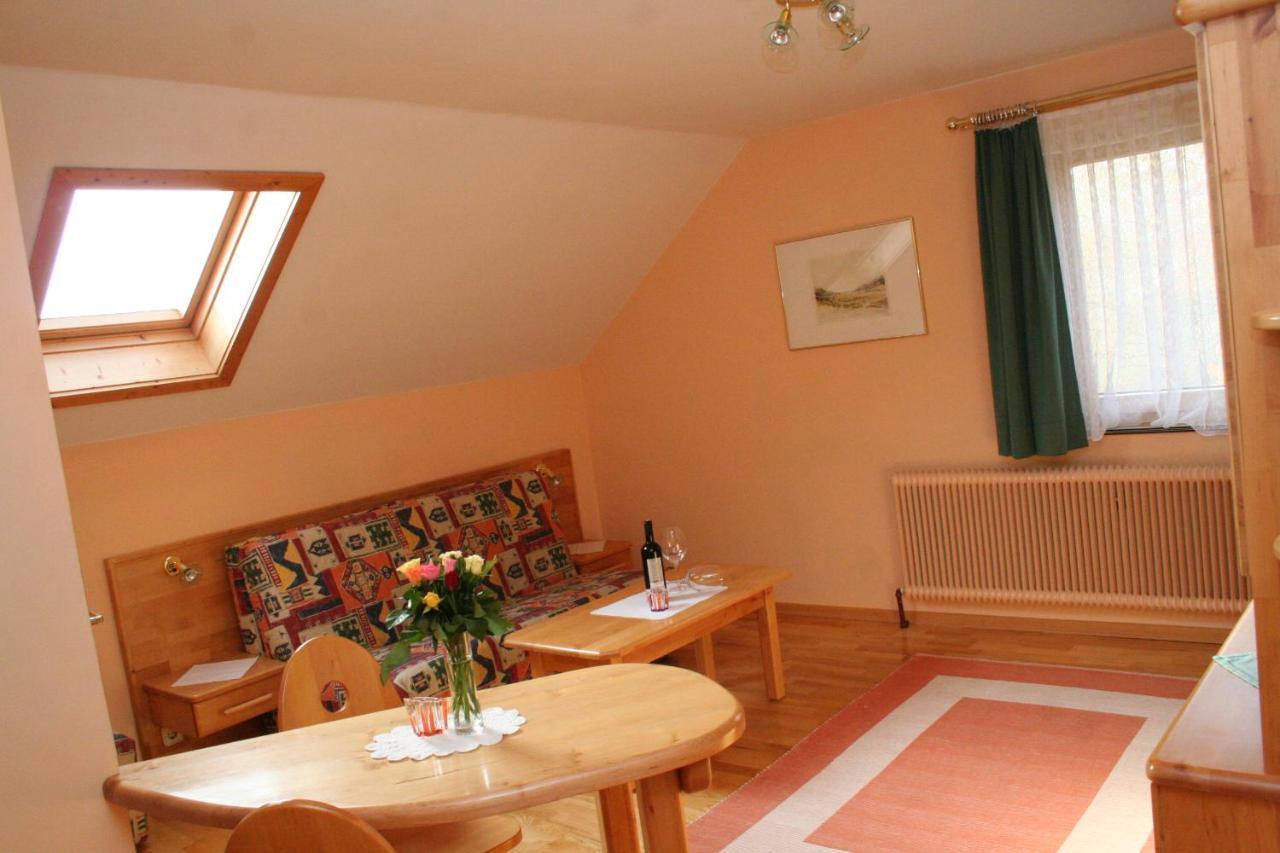 Fanningerwirt Holzer Apartamento Mariapfarr Exterior foto